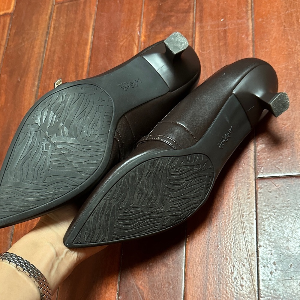 Life Stride Black Pointed Mary Jane Pumps with Low Block Heel - Picture 2 of 3